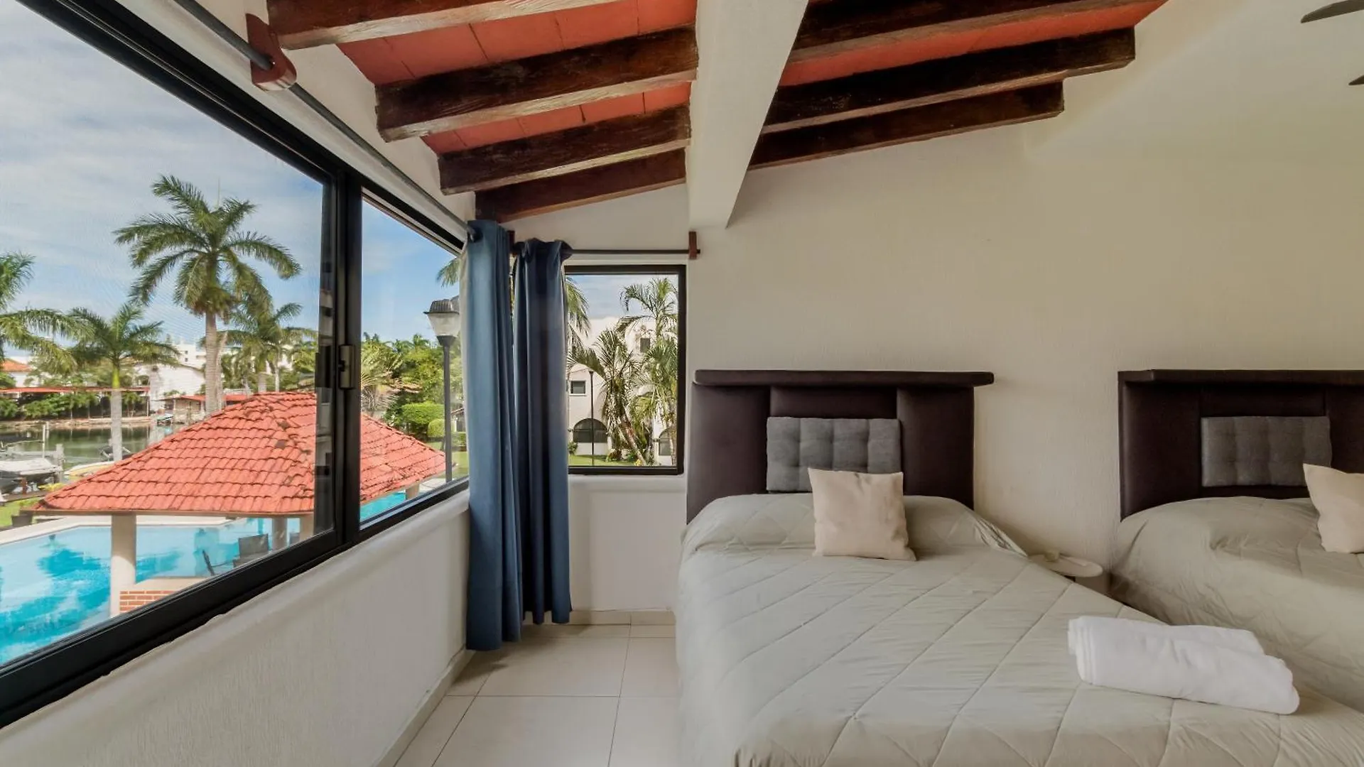 Chic Lagoon Front Villa By Casa Paraiso Cancun 0*,  Mexico