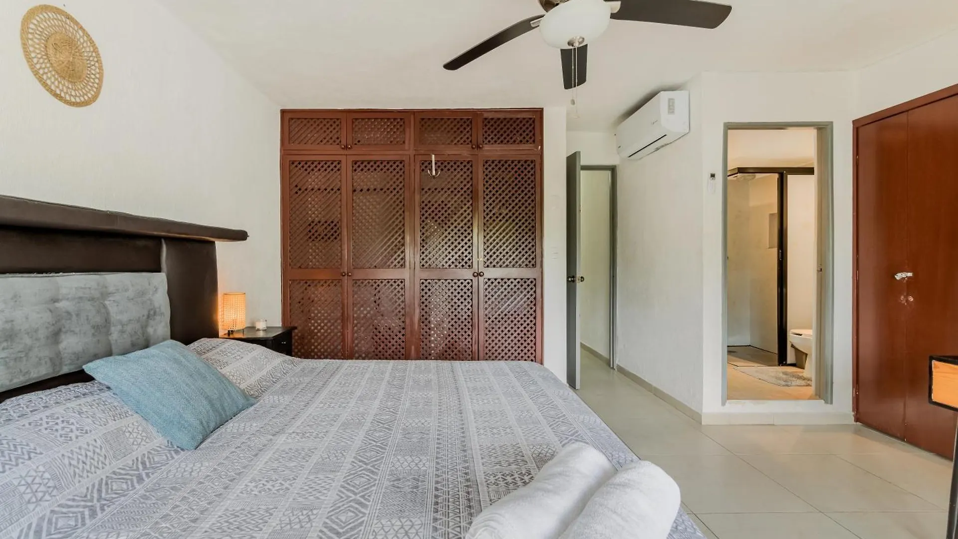 Chic Lagoon Front Villa By Casa Paraiso Cancun 0*,  Mexico