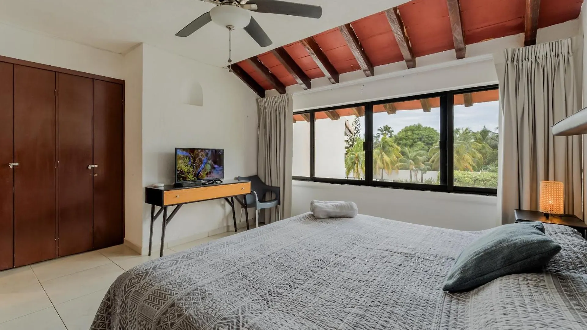 Chic Lagoon Front Villa By Casa Paraiso Cancun Apartment