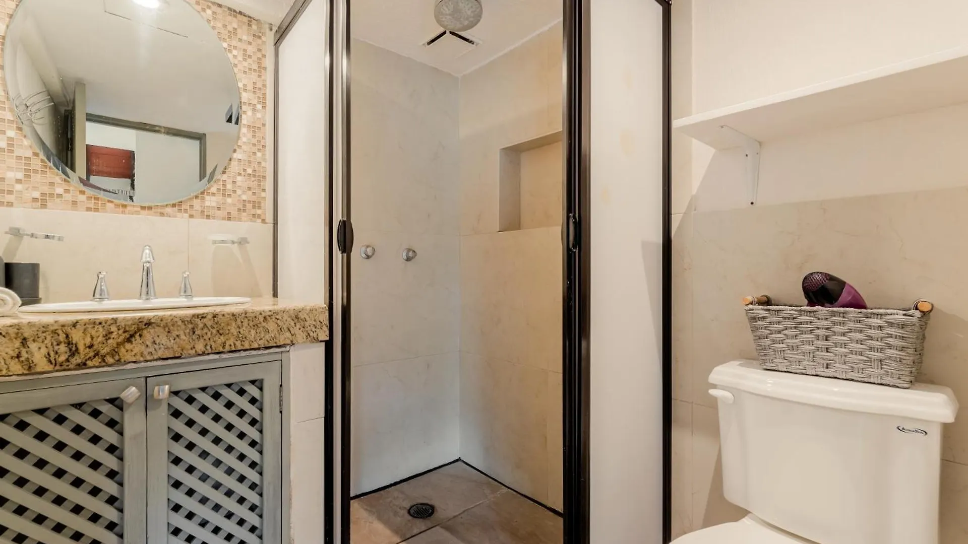 Chic Lagoon Front Villa By Casa Paraiso Cancun